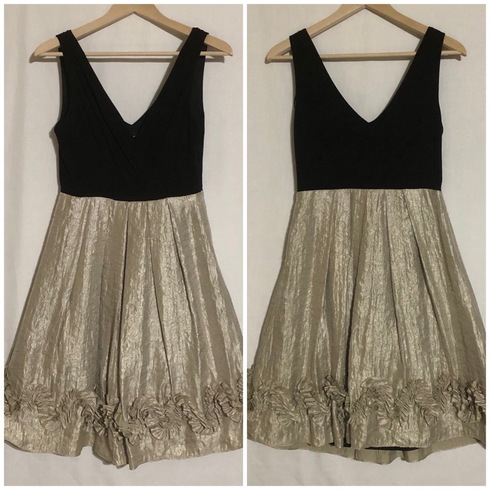 STUNNING FORMAL DRESS BY R & M RICHARDS SIZE 6P